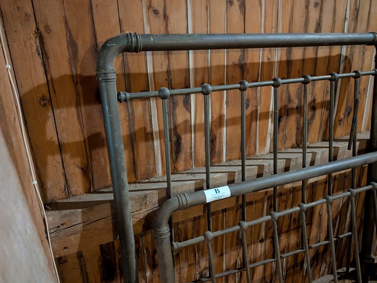 #3038-•-metal-bed-image-2