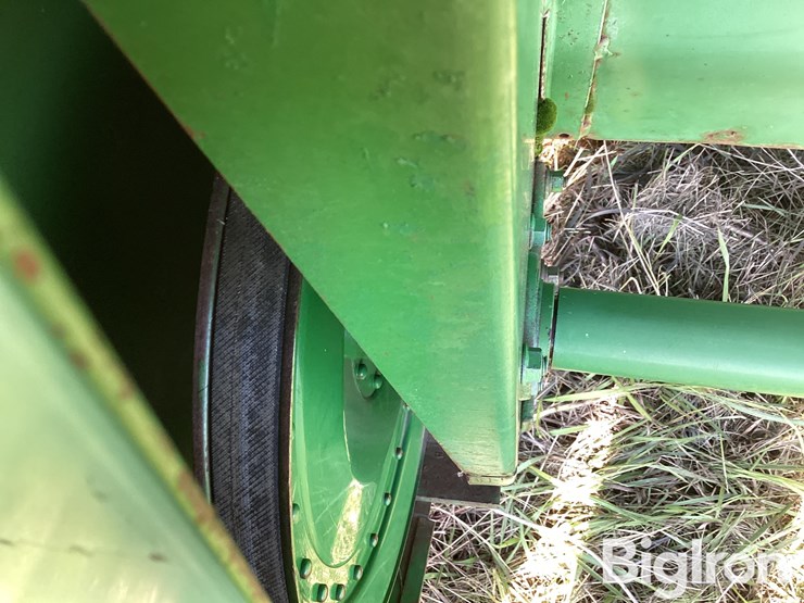 john-deere-224-image-11