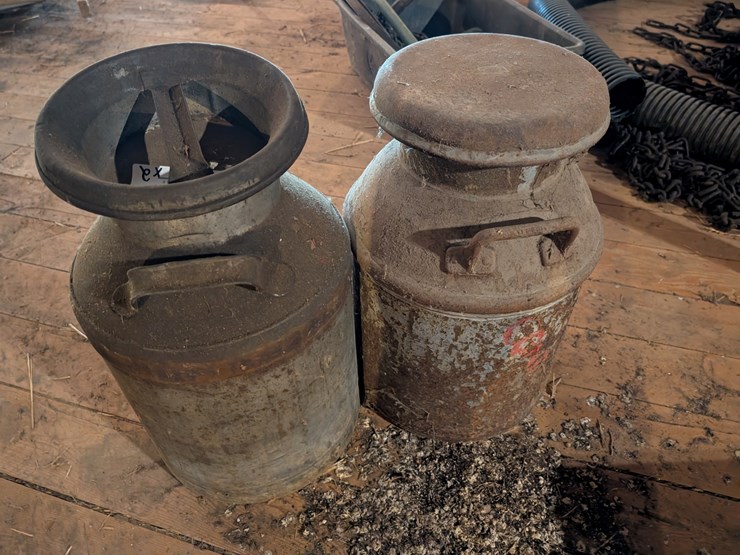 #3040-•-antique-milk-cans-image-2