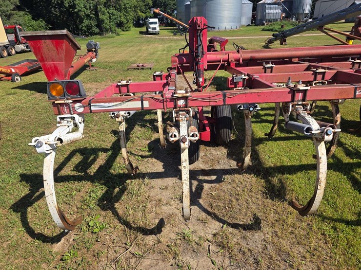 wil-rich-18’-chisel-plow,-all-points-cab-be-flipped,-9.5l-15-tires-on-6-bolt-rims,-does-have-some-we-image-14