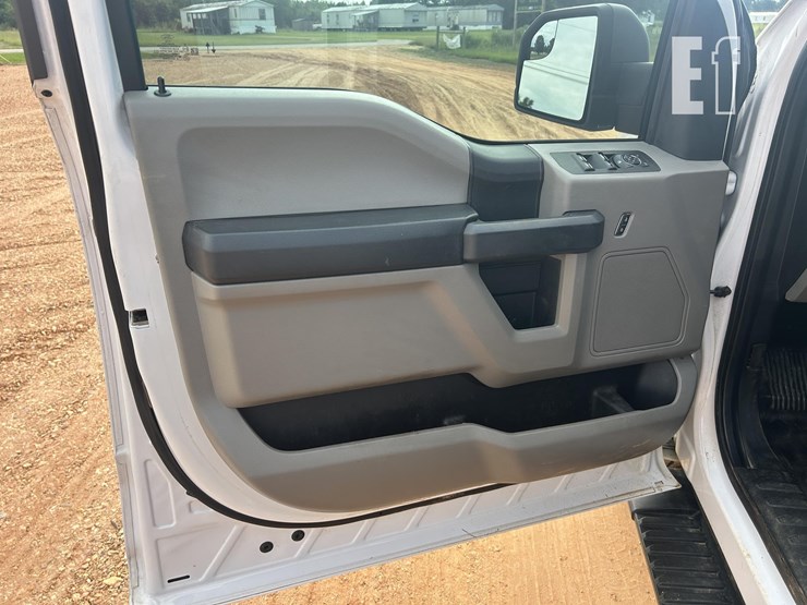 2020-ford-f150-image-22