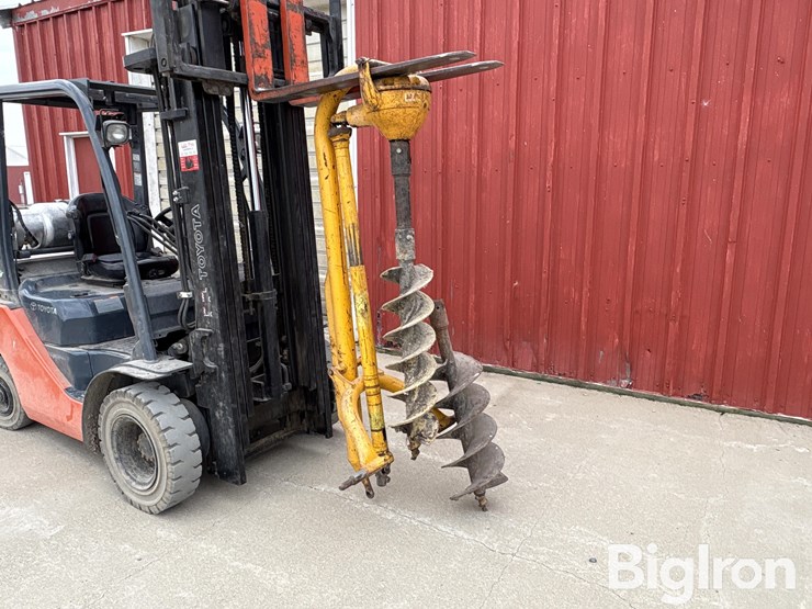 danuser-f-8-3-pt-post-hole-auger-image-3