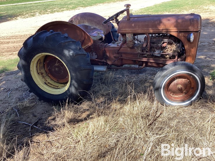 ford-tractor-image-4