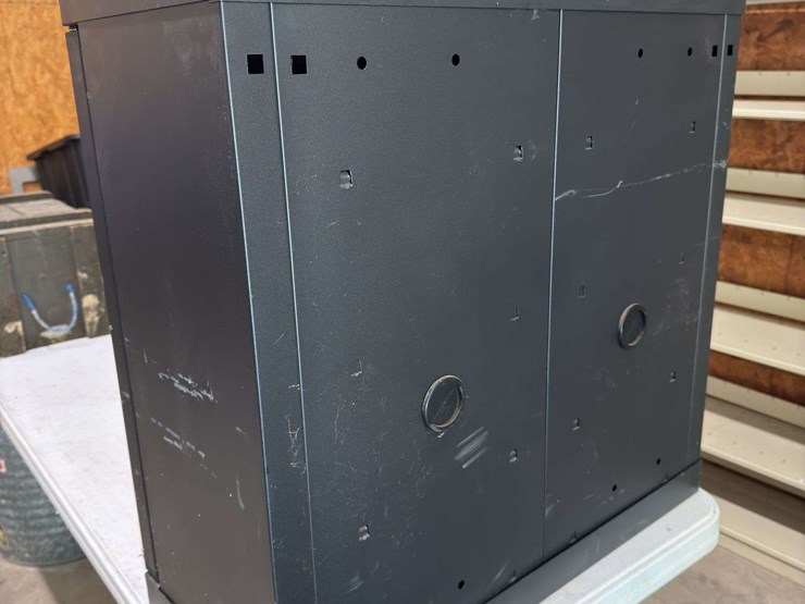 kobalt-2-door-tool-cabinet-image-3