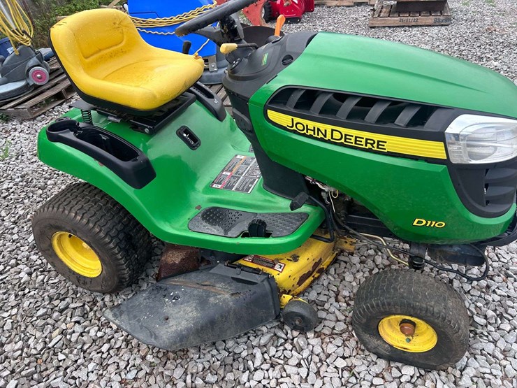 john-deere-d110-image-4