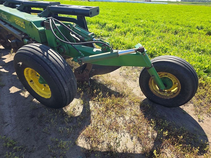 john-deere-2800-image-10