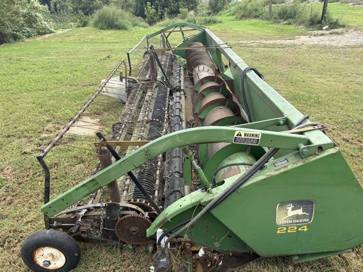 john-deere-224-image-13