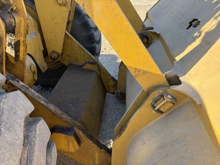 allis-chalmers-745-wheel-loader,-23.5-25-tires,-20-ply-fronts,-16-ply-rears,-115”-material-bucket,-w-image-17