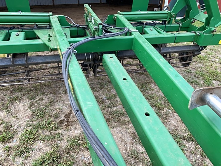 john-deere-200-image-8