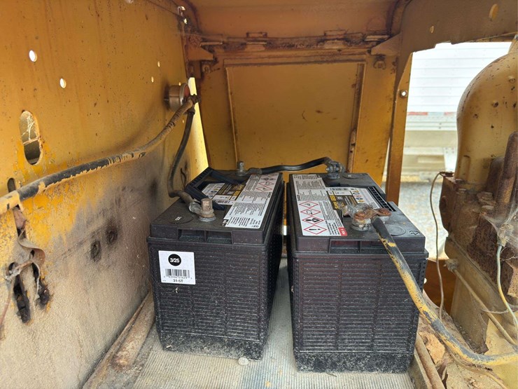 caterpillar-120-image-22