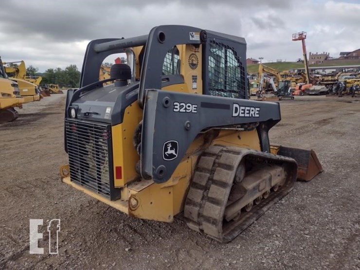 2015-deere-329e-image-38