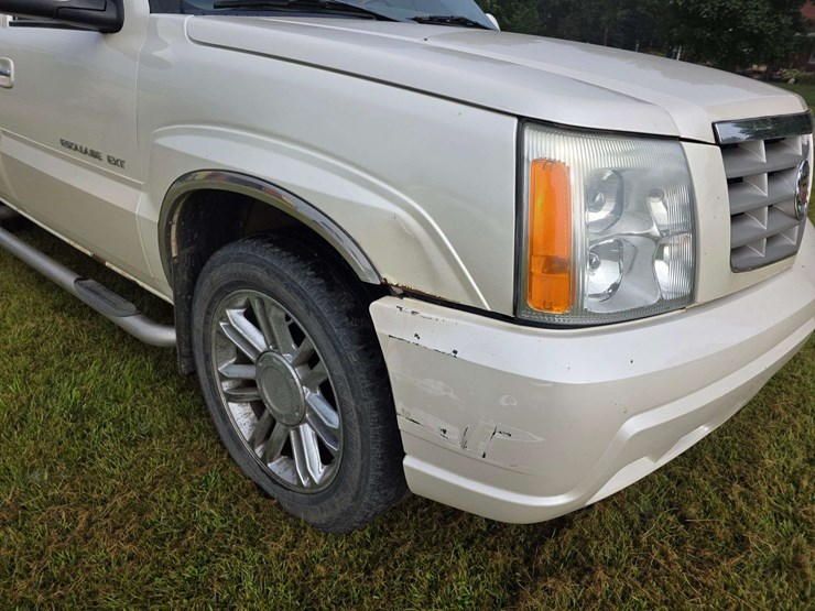 2003-cadillac-escalade-image-36