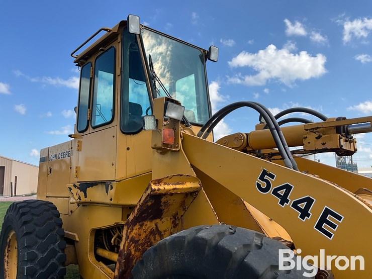 deere-544e-image-10