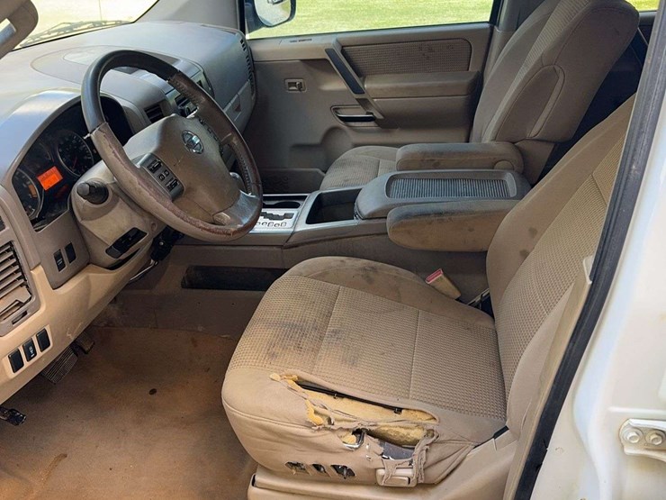 2012-nissan-titan-image-11