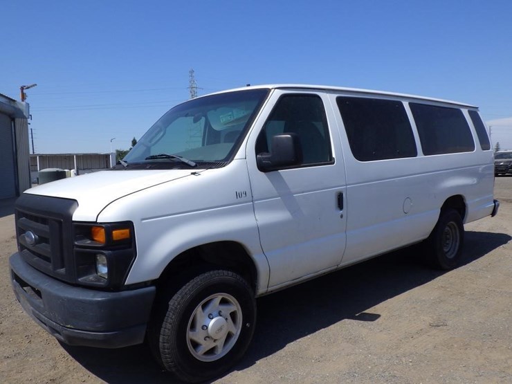 2008-ford-econoline-350-image-1