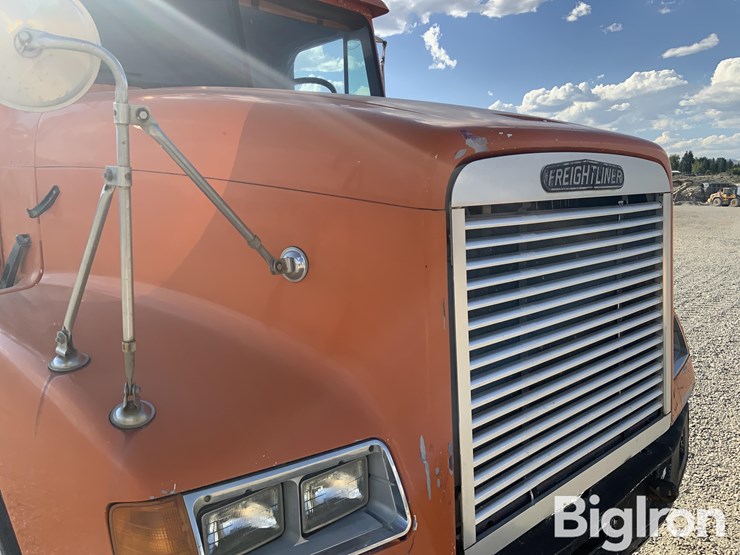 1996-freightliner-fld112-image-13