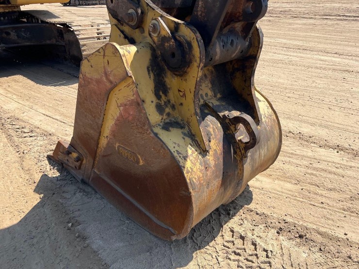 2007-caterpillar-330dl-image-22
