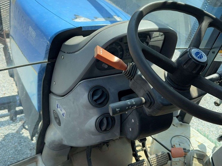 new-holland-t6020-image-23