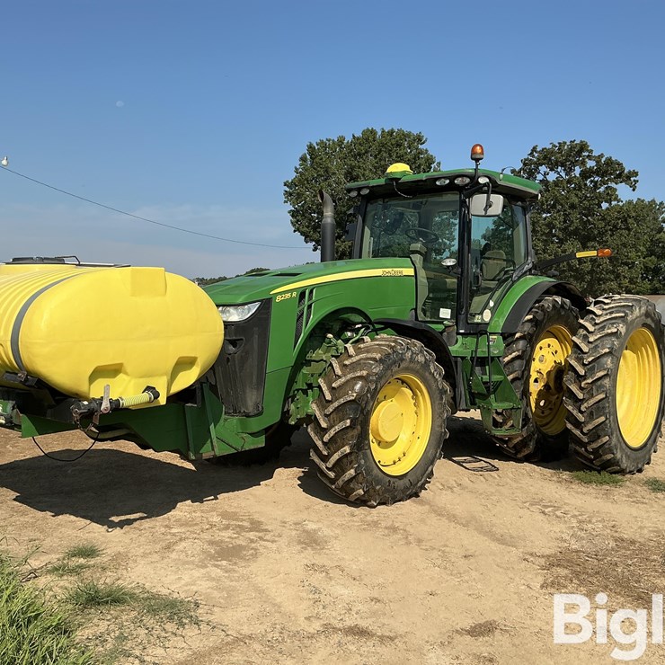 2013 JOHN DEERE 8235R