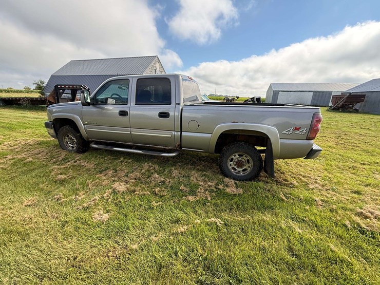 2003-chevrolet-2500-image-8