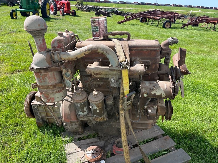 international-td14-crawler-image-31