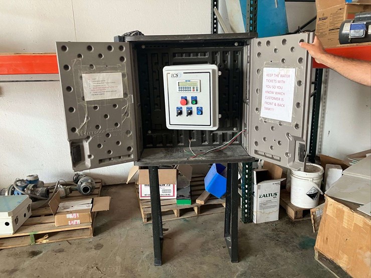 endress+hauser-meter/crane-control-valve/stainless-fittings/control-box-image-1