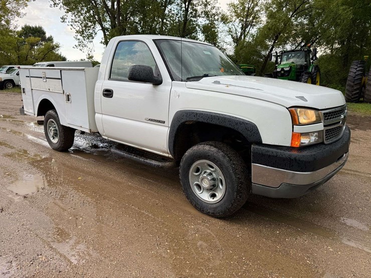 2006-chevrolet-2500-image-8
