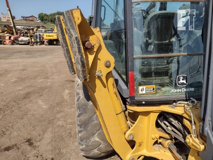 2017-deere-310sl-image-29