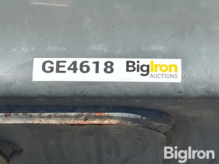 bobcat-68”-heavy-duty-skid-steer-bucket-image-18