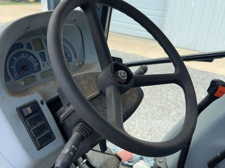 new-holland-t5060-image-15