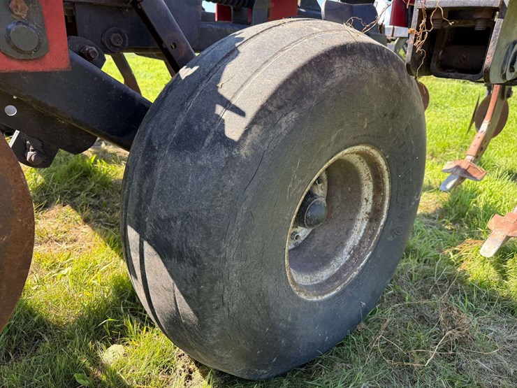 case-ih-730b-ecolo-tiger-disk-ripper,-rear-leveler,-30”-spacing,-2-bearings-are-out-but-2-good-used-image-26