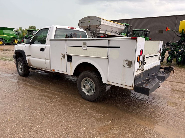 2006-chevrolet-2500-image-3