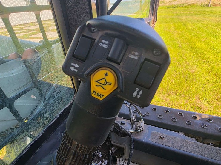 2010-bobcat-s185-image-45