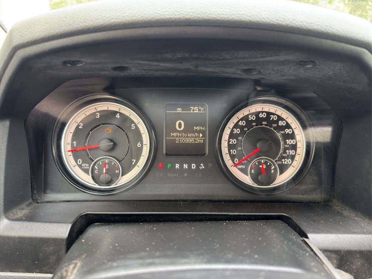 2017-dodge-ram-3500-image-23