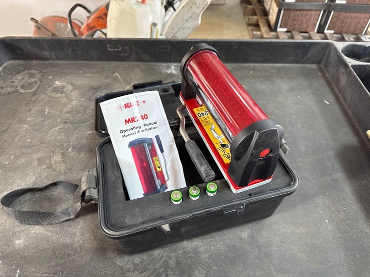 agatec-mr240-laser-receiver,-magnetic-mount-survey-equipment-image-2