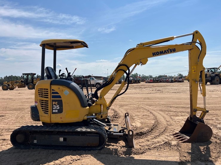 2015-komatsu-pc35-image-5
