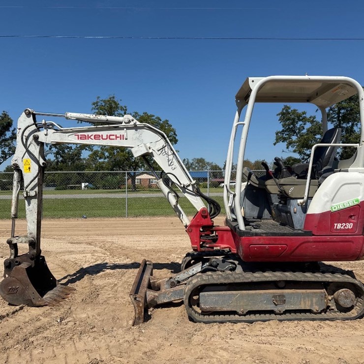 2019 TAKEUCHI TB230