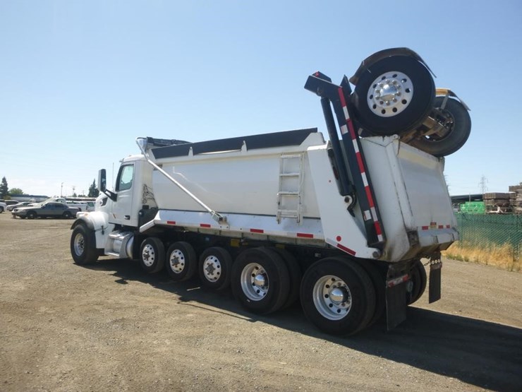 2020-peterbilt-567-image-4