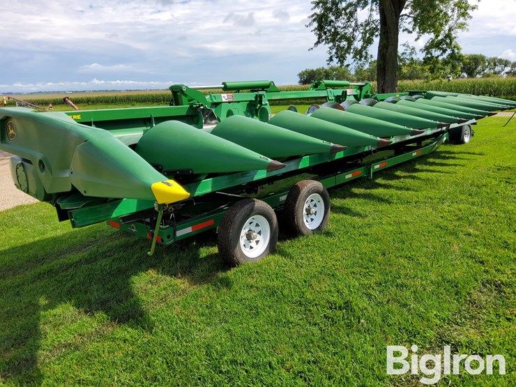 2021-john-deere-c12f-image-3