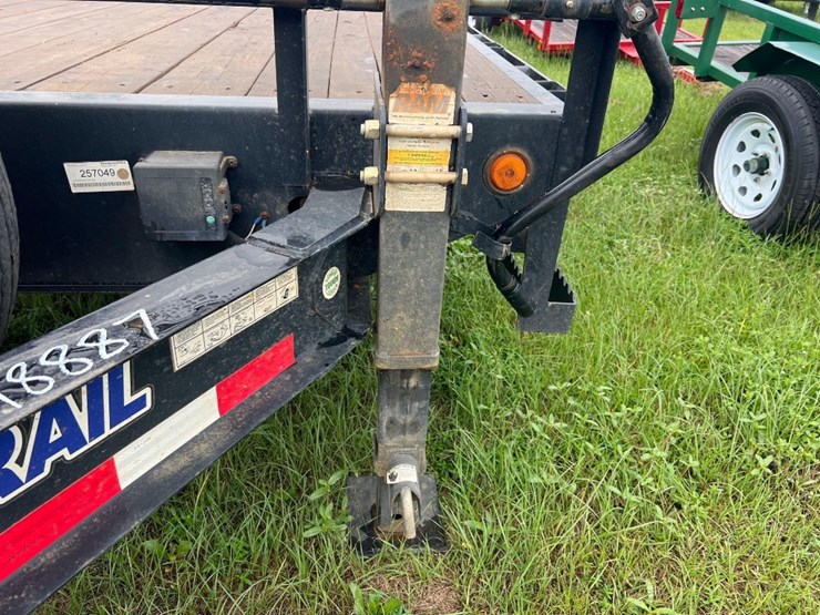 2022-load-trail-102"-x-24'-trailer-image-8