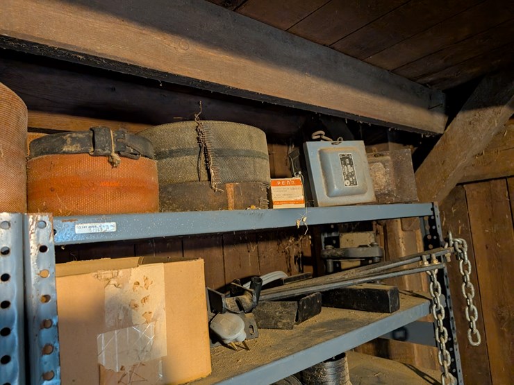 #3030-•-shelving-contents-image-21