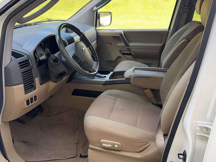 2007-nissan-armada-image-10