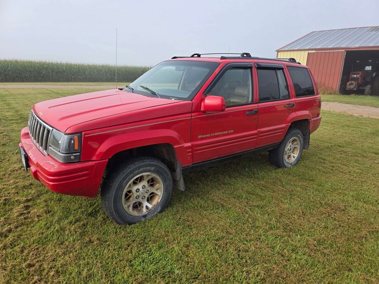 1996-jeep-grand-cherokee-limited-image-2