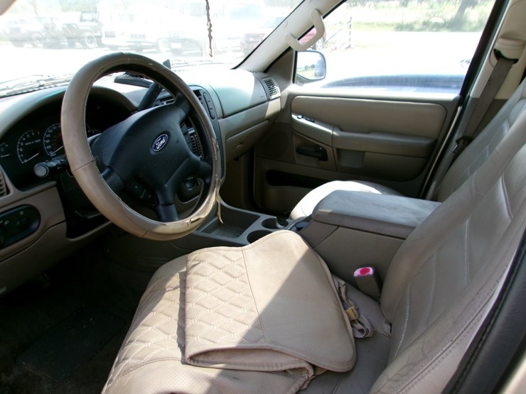 2002-ford-explorer-image-2