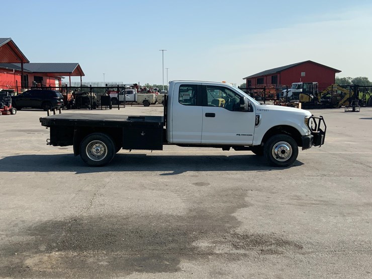 2017-ford-f350-xl-image-15