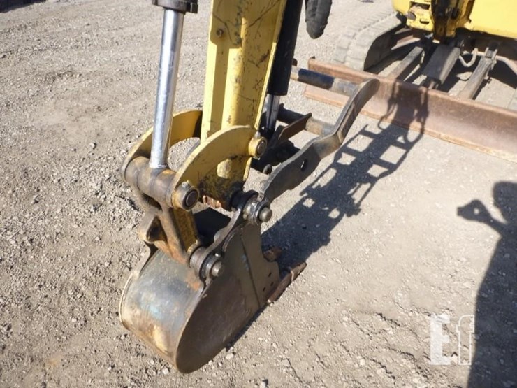 2012-caterpillar-303.5d-cr-image-17