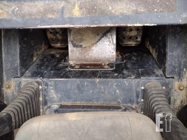 john-deere-270-image-12