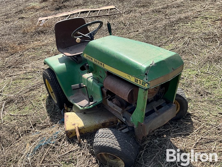 john-deere-212-image-3