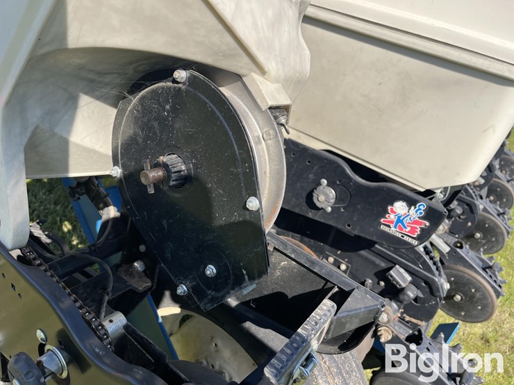 2015-kinze-3200-image-17