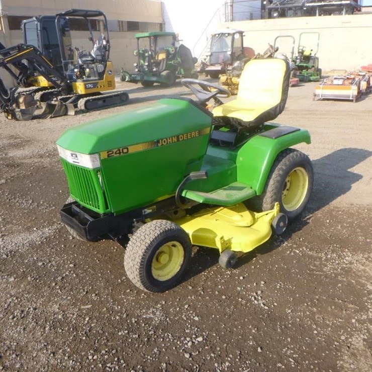 JOHN DEERE 240